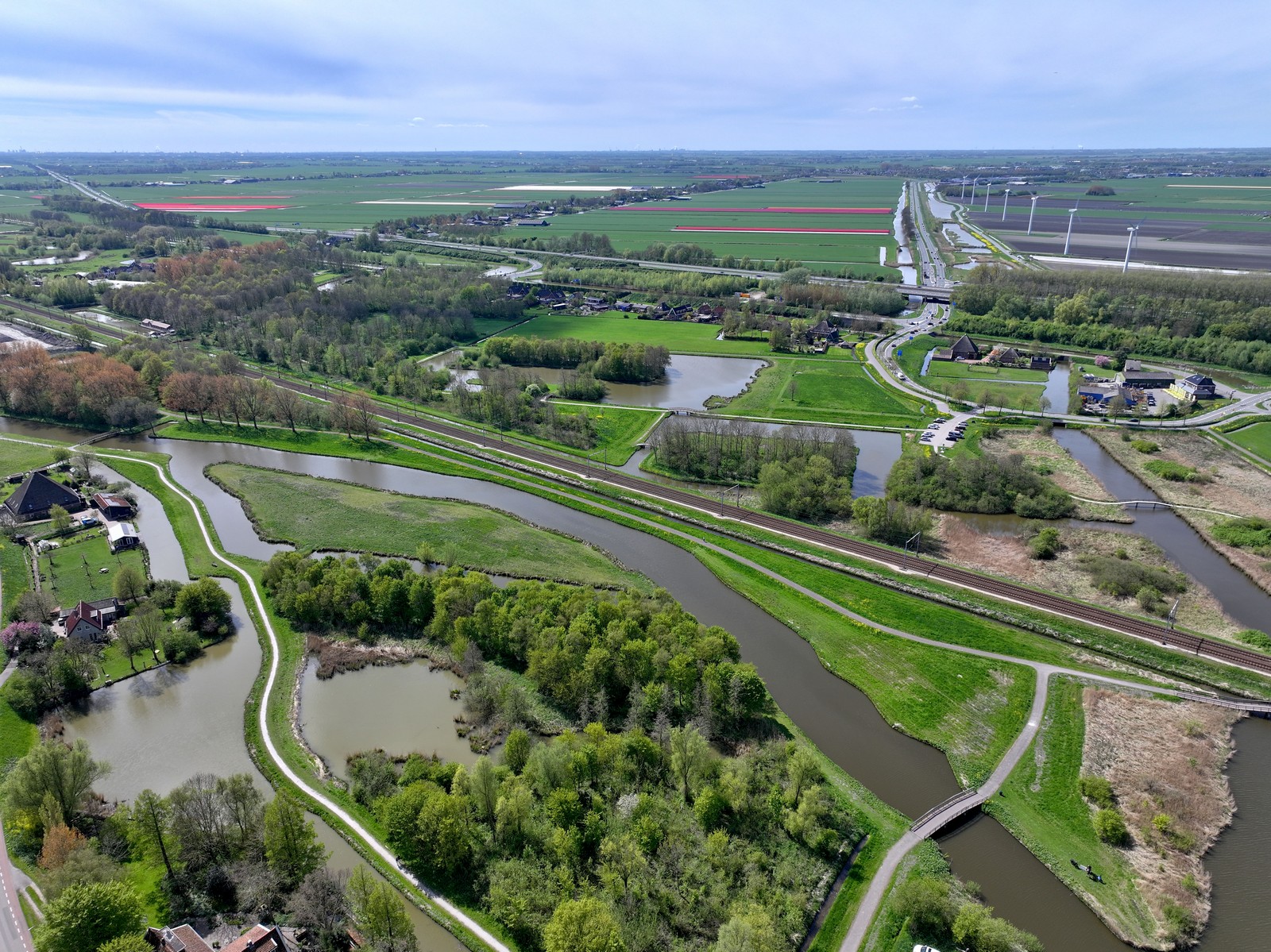 111002 Vliegmiddag Scharwoude IJsselmeerdijk bij De Hulk zaterdag 19 april 2025