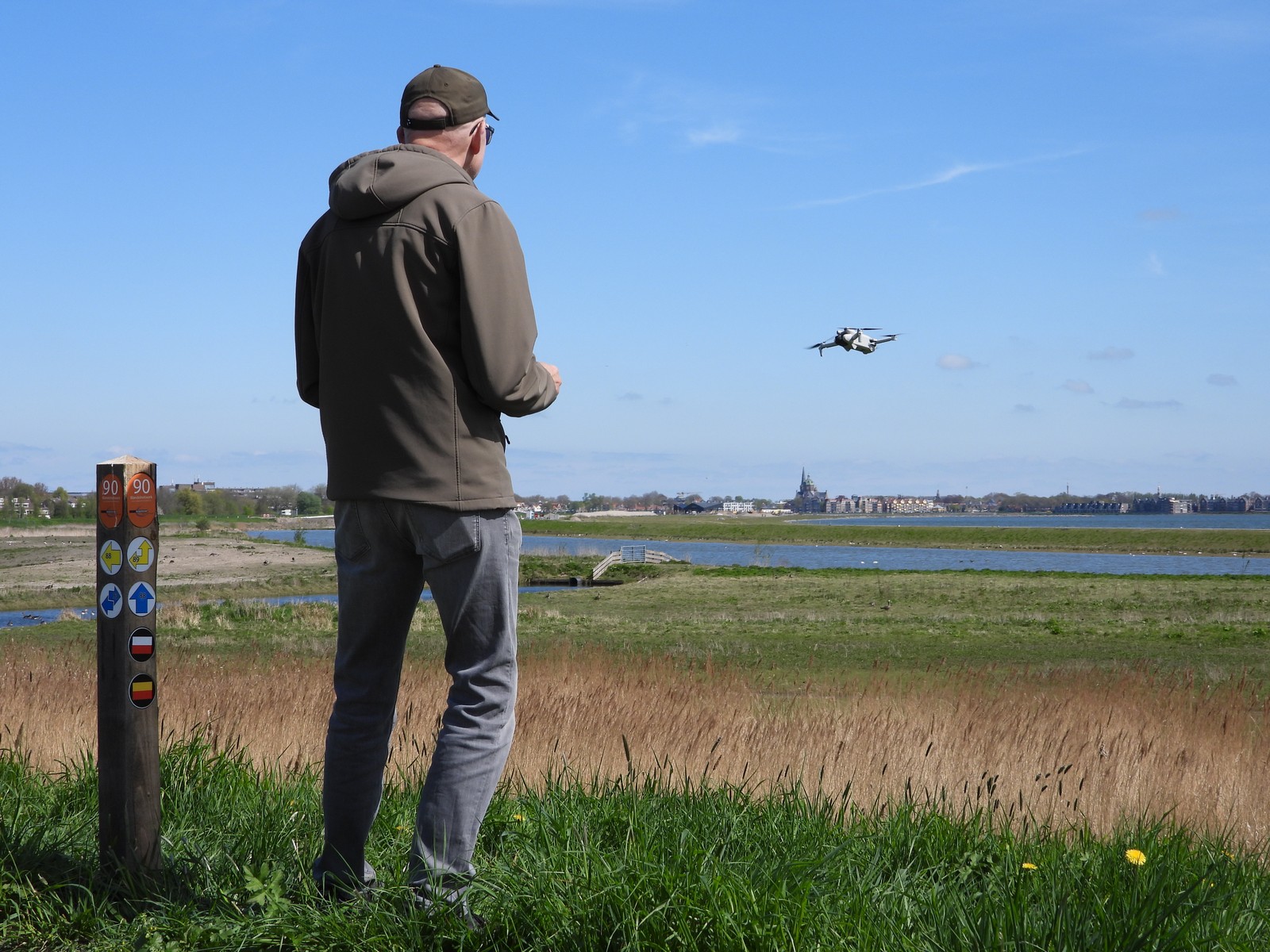 111010 Vliegmiddag Scharwoude IJsselmeerdijk bij De Hulk zaterdag 19 april 2025