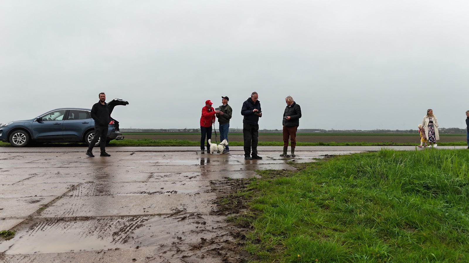 211004 Vliegmiddag Scharwoude IJsselmeerdijk bij De Hulk zaterdag 19 april 2025